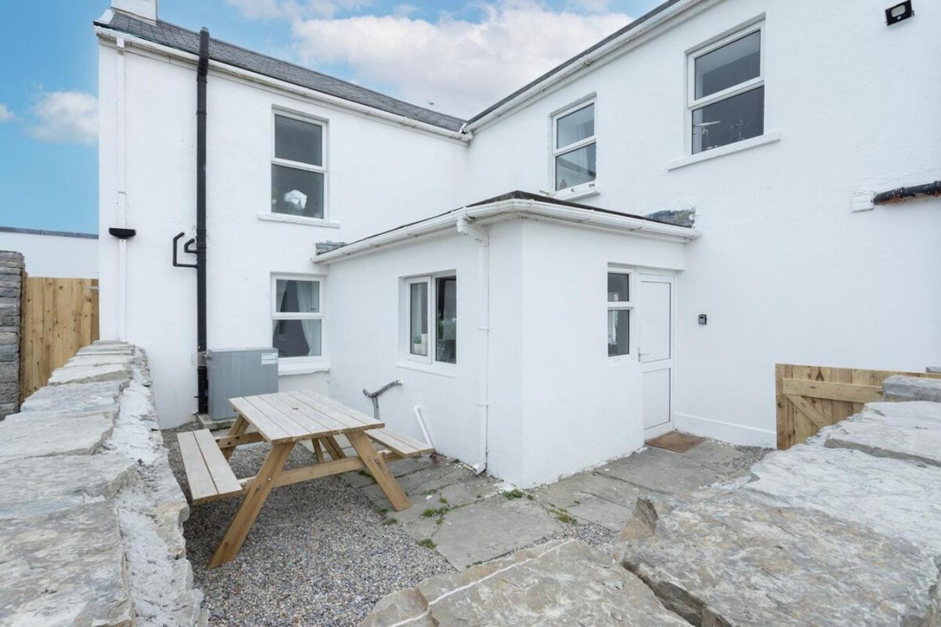 Holland House No1 *